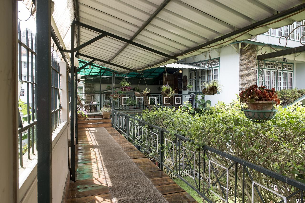 Oyo 2402 Hotel Highwinds シロン エクステリア 写真